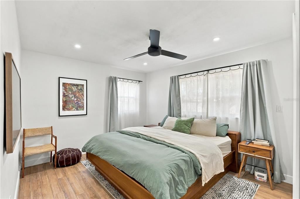 En Venta: $429,900 (3 camas, 2 baños, 1244 Pies cuadrados)