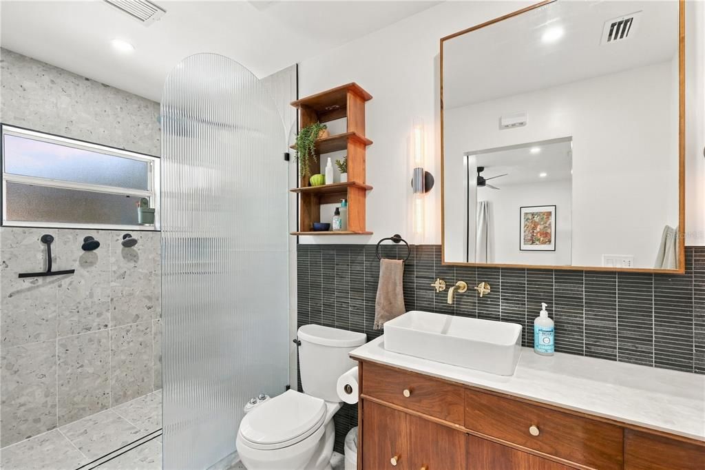 En Venta: $429,900 (3 camas, 2 baños, 1244 Pies cuadrados)