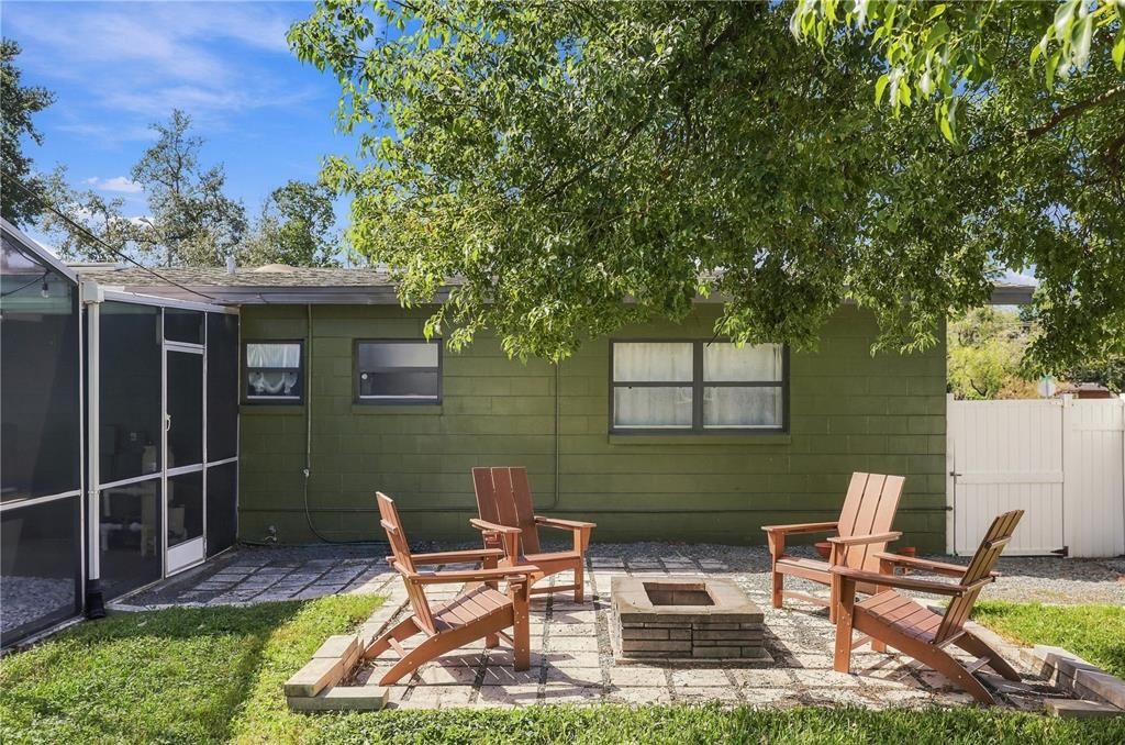 En Venta: $429,900 (3 camas, 2 baños, 1244 Pies cuadrados)