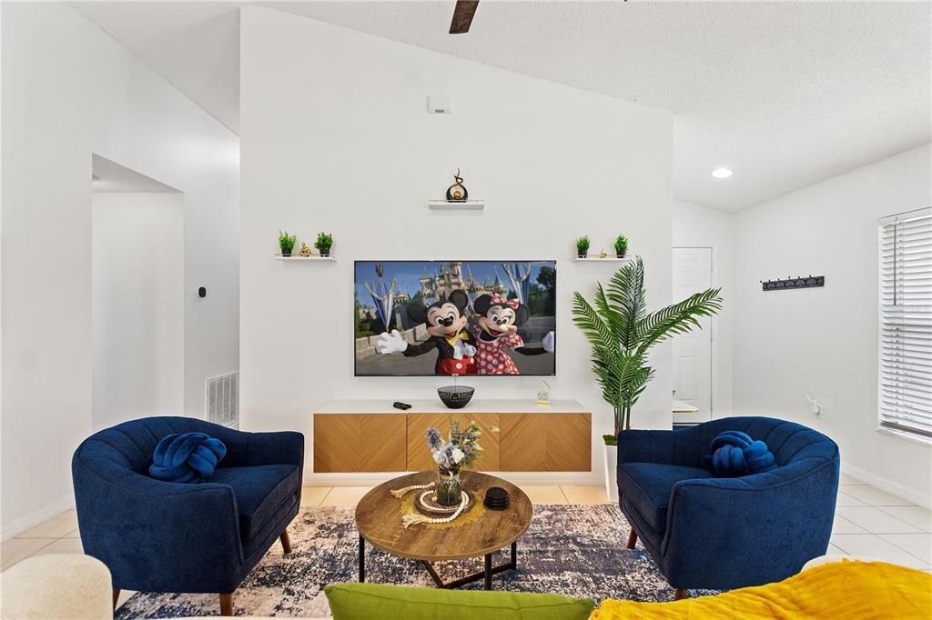 En Venta: $320,000 (3 camas, 2 baños, 1130 Pies cuadrados)