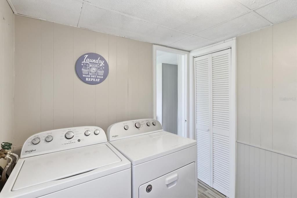 For Sale: $174,500 (2 beds, 2 baths, 1420 Square Feet)