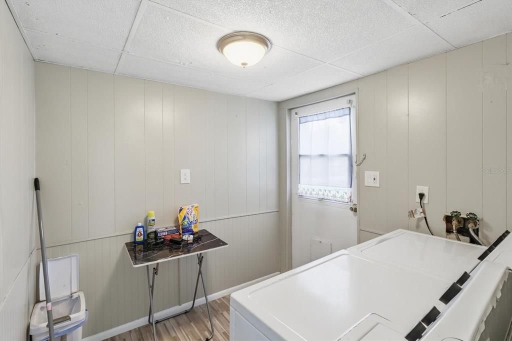 For Sale: $174,500 (2 beds, 2 baths, 1420 Square Feet)