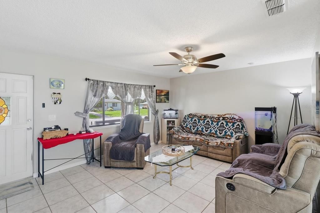 For Sale: $174,500 (2 beds, 2 baths, 1420 Square Feet)