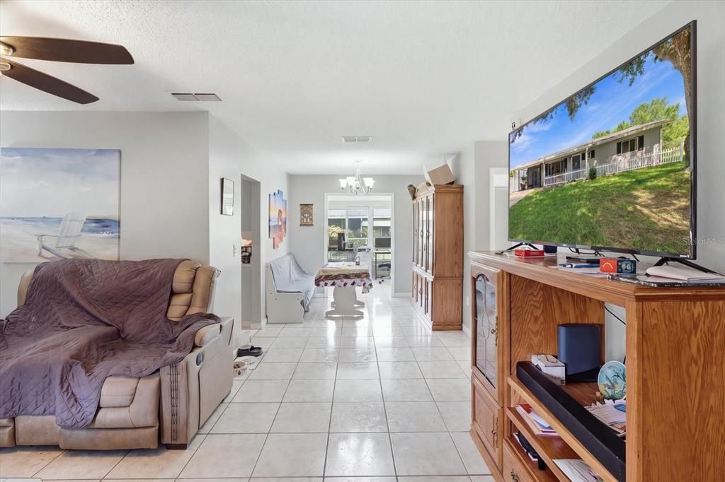 For Sale: $174,500 (2 beds, 2 baths, 1420 Square Feet)