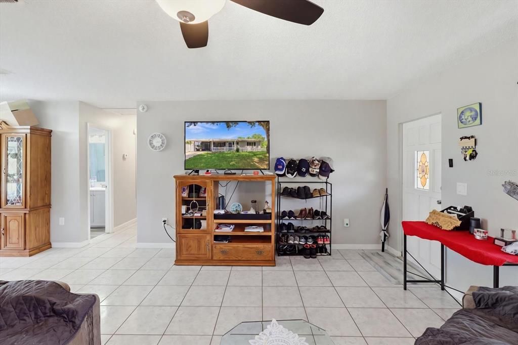 For Sale: $174,500 (2 beds, 2 baths, 1420 Square Feet)