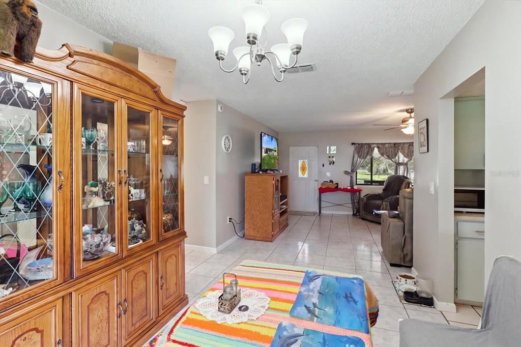 For Sale: $174,500 (2 beds, 2 baths, 1420 Square Feet)