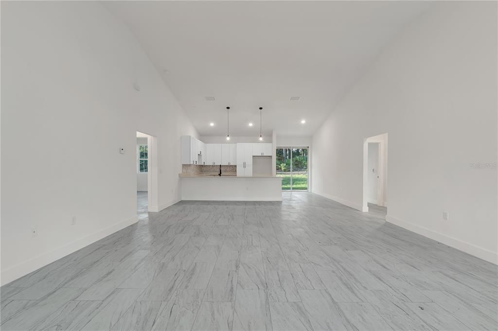 На продажу: $279,000 (4 спален, 3 ванн, 1867 Квадратных фут)