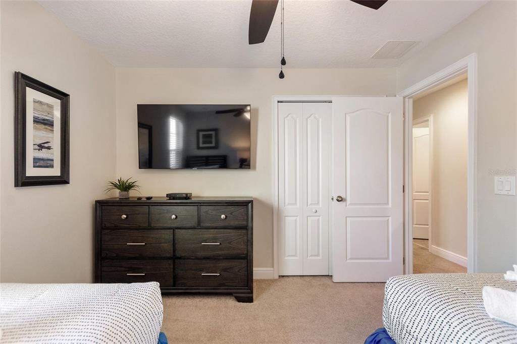 For Sale: $242,000 (3 beds, 2 baths, 1632 Square Feet)