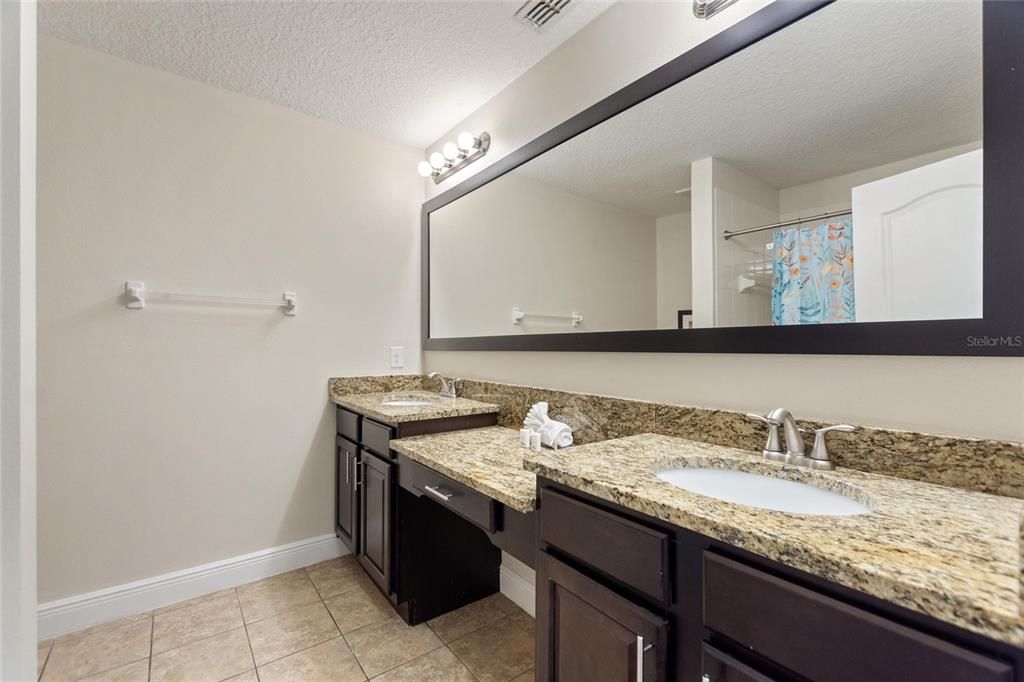 For Sale: $242,000 (3 beds, 2 baths, 1632 Square Feet)