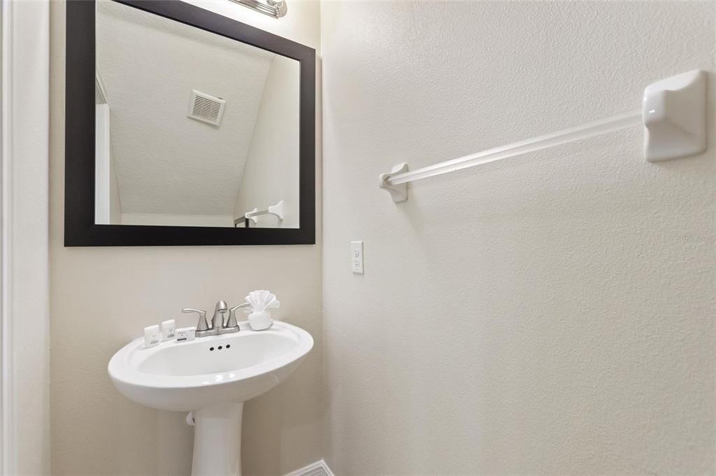 For Sale: $242,000 (3 beds, 2 baths, 1632 Square Feet)