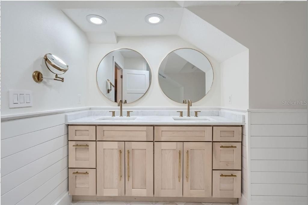 For Rent: $4,200 (3 beds, 3 baths, 2000 Square Feet)