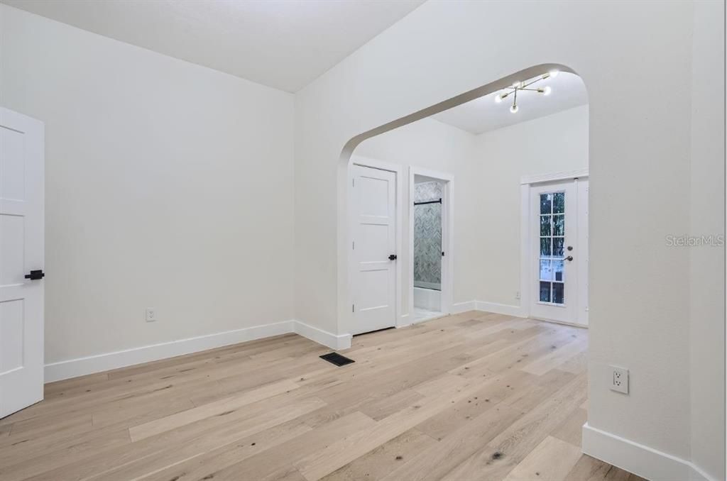 For Rent: $4,200 (3 beds, 3 baths, 2000 Square Feet)