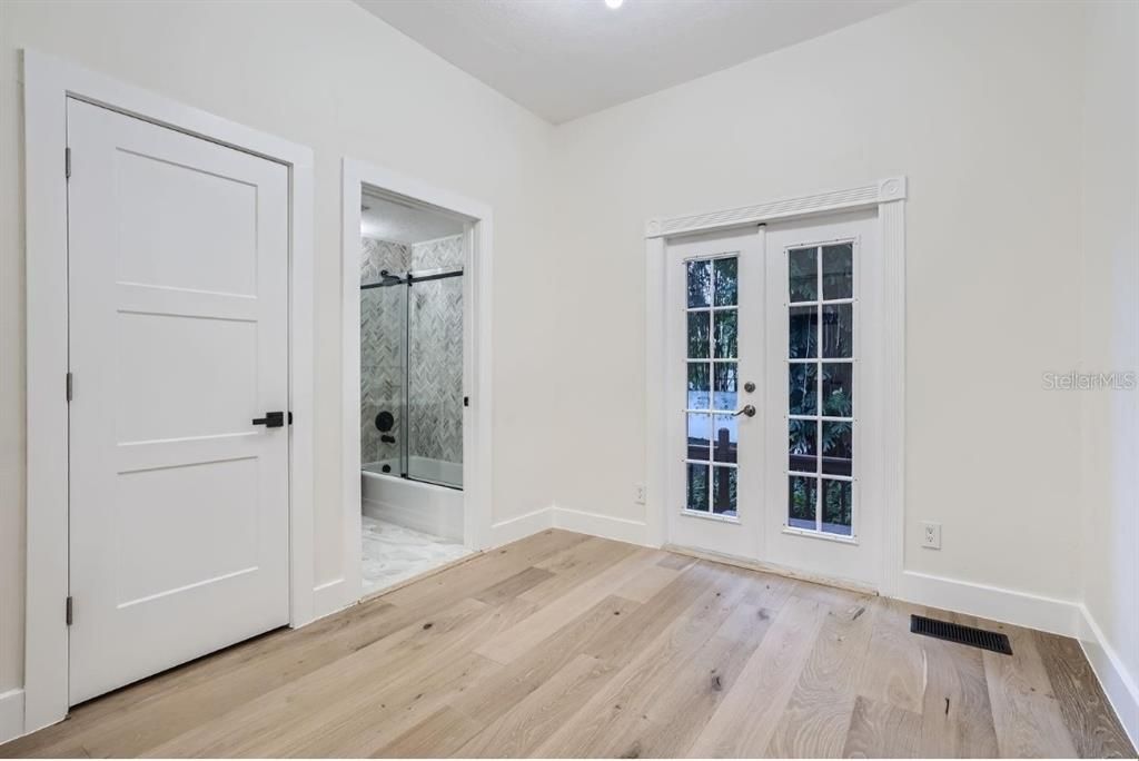 For Rent: $4,200 (3 beds, 3 baths, 2000 Square Feet)