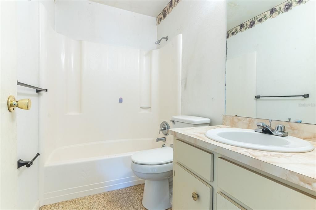 For Sale: $275,000 (4 beds, 2 baths, 1782 Square Feet)