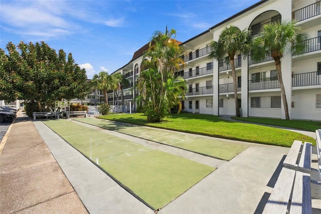 For Rent: $1,375 (1 beds, 1 baths, 690 Square Feet)