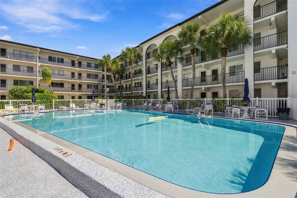For Rent: $1,375 (1 beds, 1 baths, 690 Square Feet)