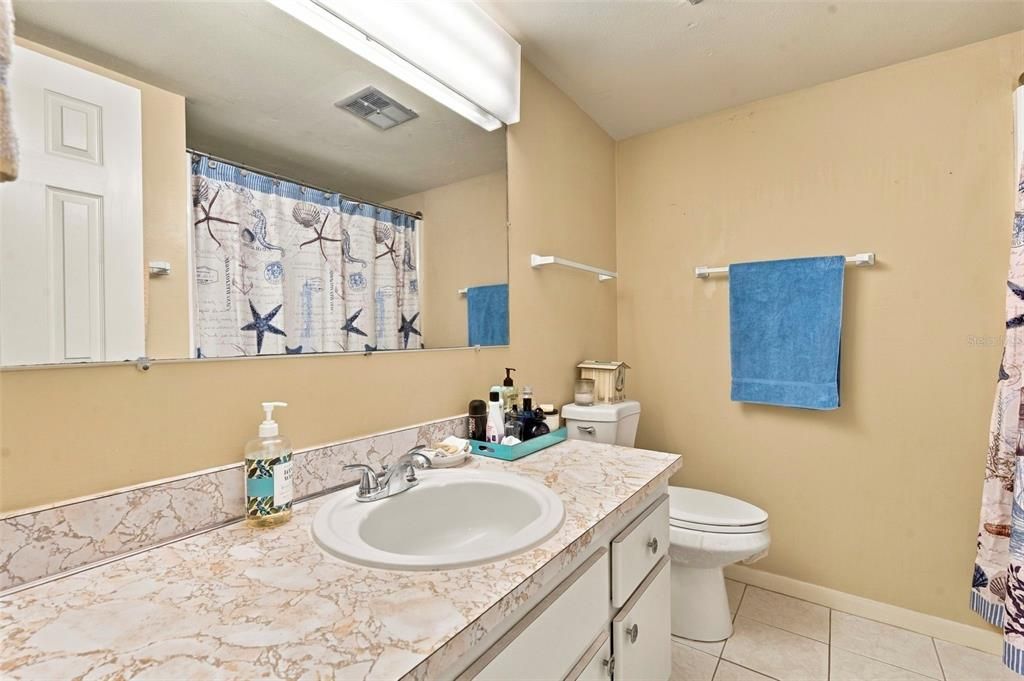 For Rent: $1,375 (1 beds, 1 baths, 690 Square Feet)