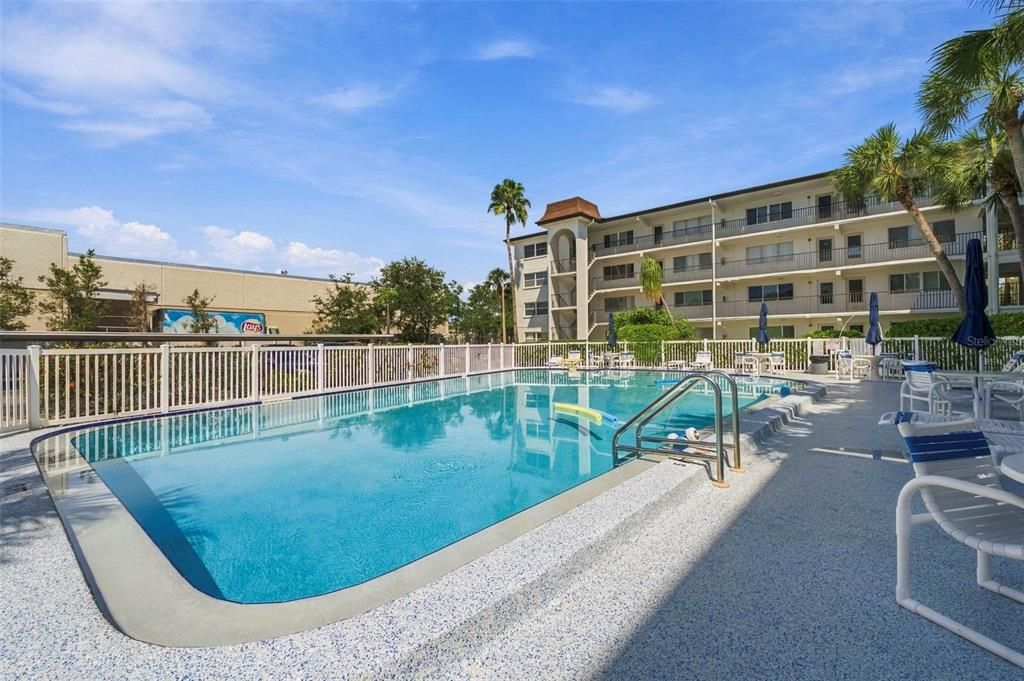 For Rent: $1,375 (1 beds, 1 baths, 690 Square Feet)