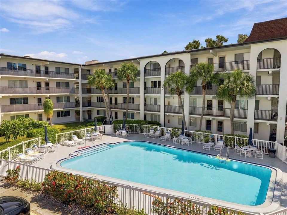 For Rent: $1,375 (1 beds, 1 baths, 690 Square Feet)