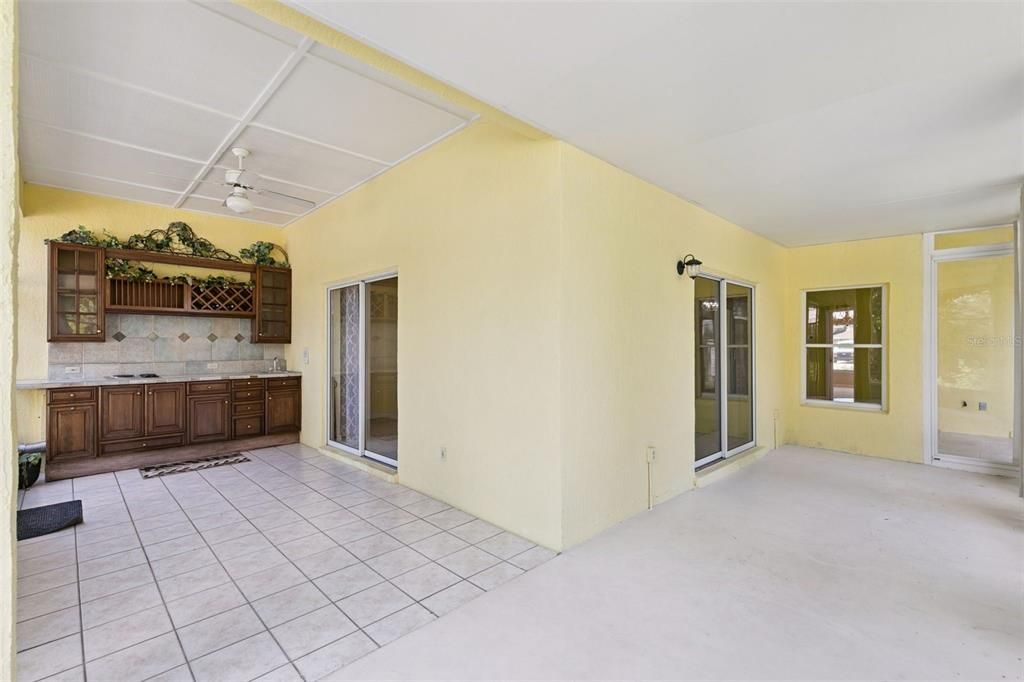 En Venta: $600,000 (4 camas, 3 baños, 2726 Pies cuadrados)