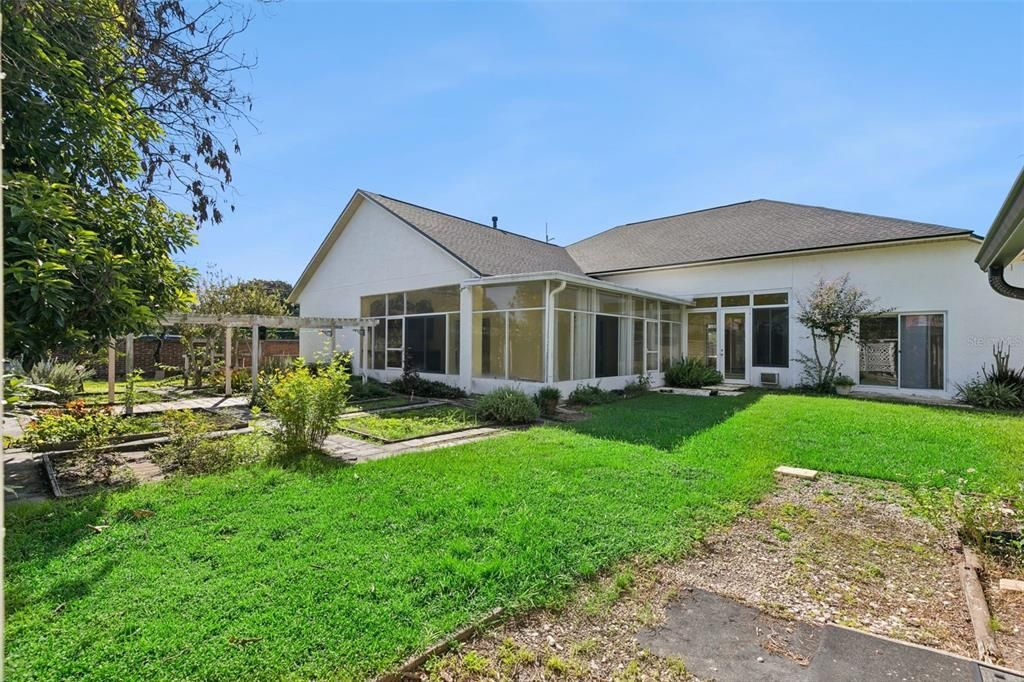En Venta: $600,000 (4 camas, 3 baños, 2726 Pies cuadrados)