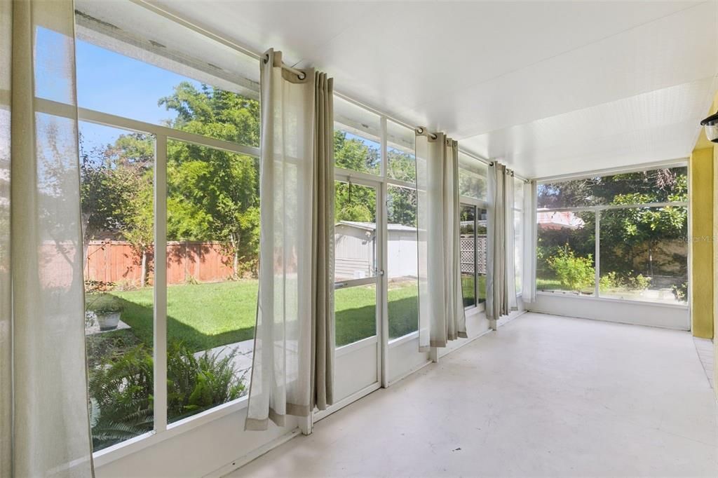 En Venta: $600,000 (4 camas, 3 baños, 2726 Pies cuadrados)