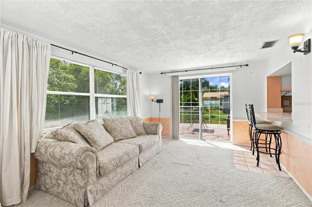 En Venta: $269,900 (2 camas, 2 baños, 1245 Pies cuadrados)