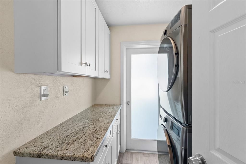 На продажу: $499,999 (4 спален, 2 ванн, 1127 Квадратных фут)