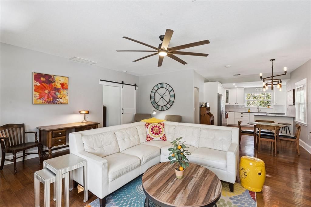 En Venta: $585,000 (2 camas, 2 baños, 1051 Pies cuadrados)