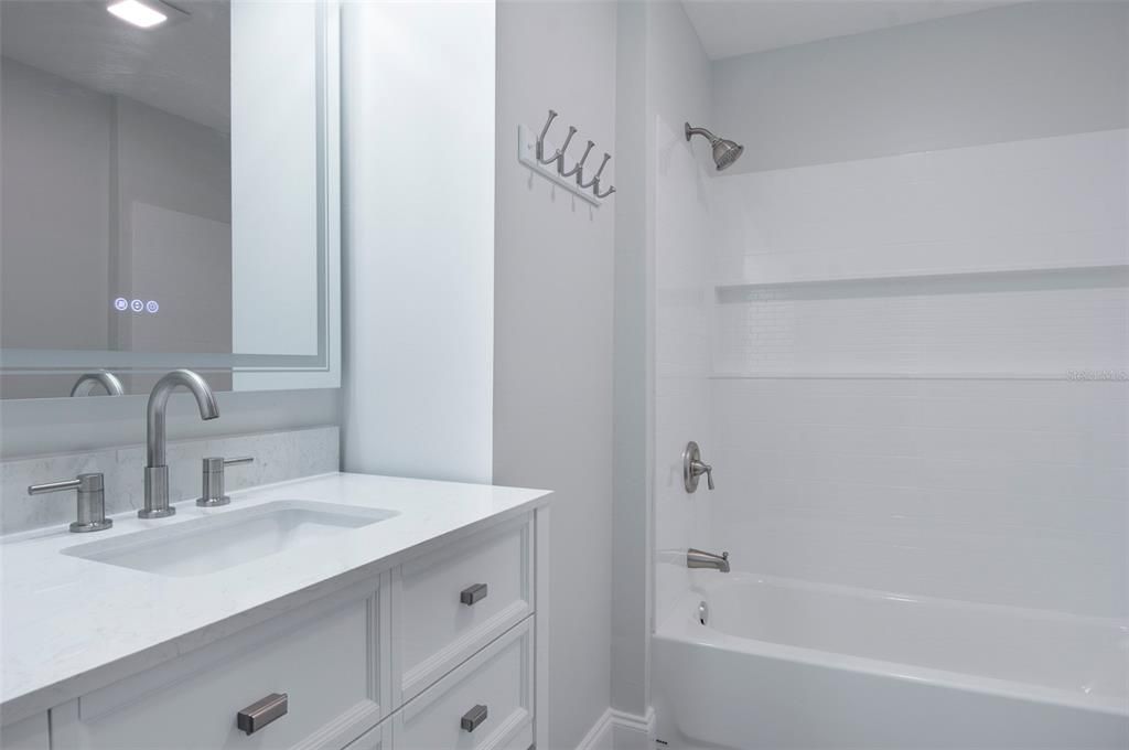 For Rent: $2,400 (4 beds, 2 baths, 1096 Square Feet)