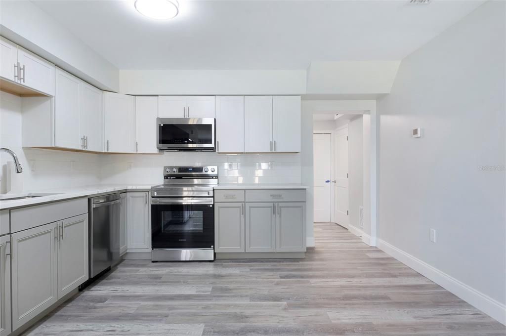 For Rent: $2,400 (4 beds, 2 baths, 1096 Square Feet)