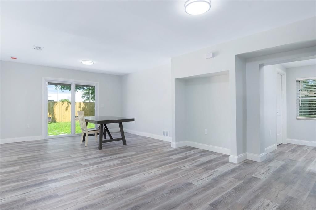 For Rent: $2,400 (4 beds, 2 baths, 1096 Square Feet)