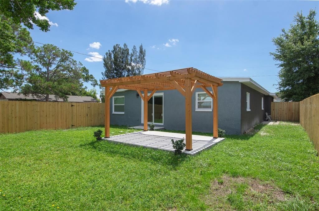 For Rent: $2,400 (4 beds, 2 baths, 1096 Square Feet)