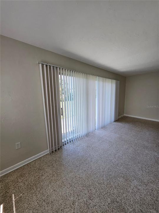 For Rent: $1,150 (2 beds, 1 baths, 988 Square Feet)