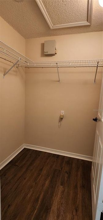 For Rent: $1,475 (1 beds, 1 baths, 965 Square Feet)