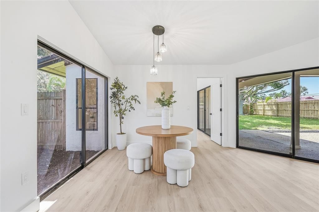На продажу: $699,900 (4 спален, 2 ванн, 2296 Квадратных фут)