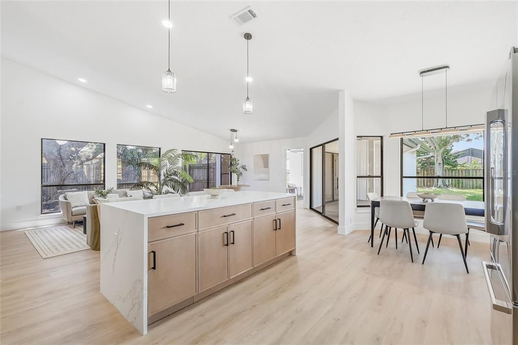 На продажу: $699,900 (4 спален, 2 ванн, 2296 Квадратных фут)