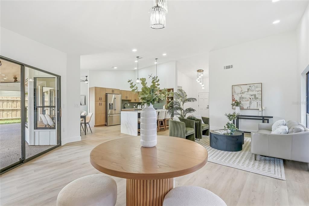 На продажу: $699,900 (4 спален, 2 ванн, 2296 Квадратных фут)