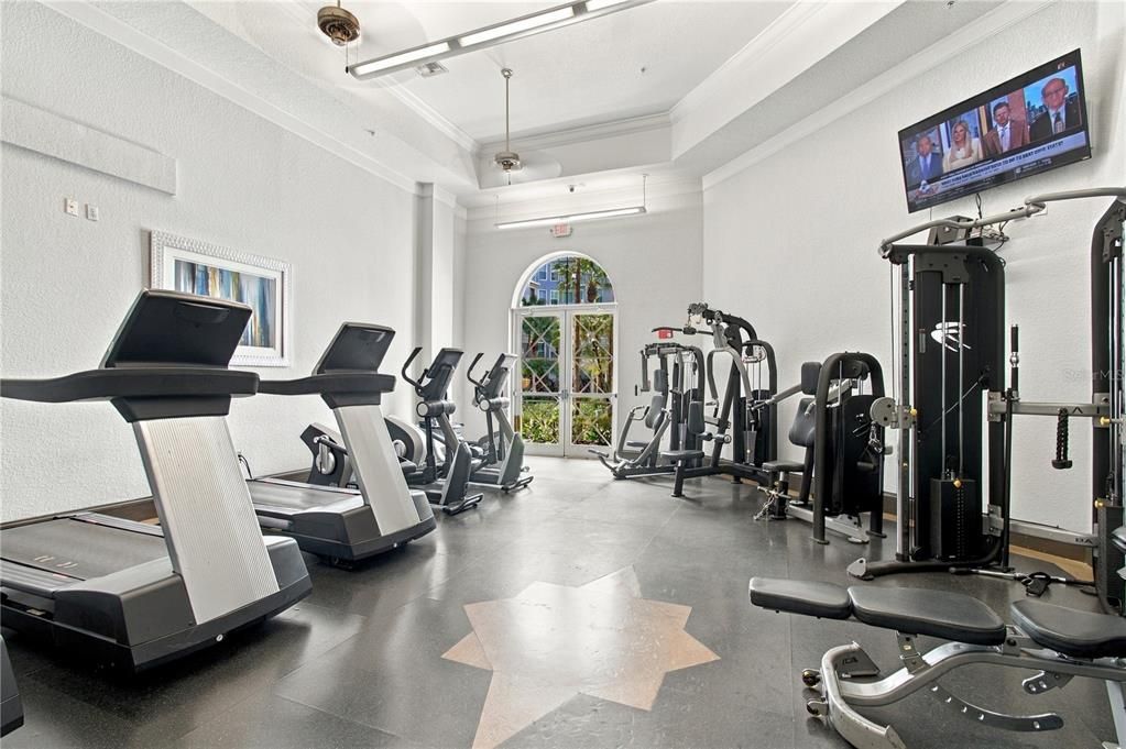 For Sale: $475,000 (2 beds, 2 baths, 1009 Square Feet)