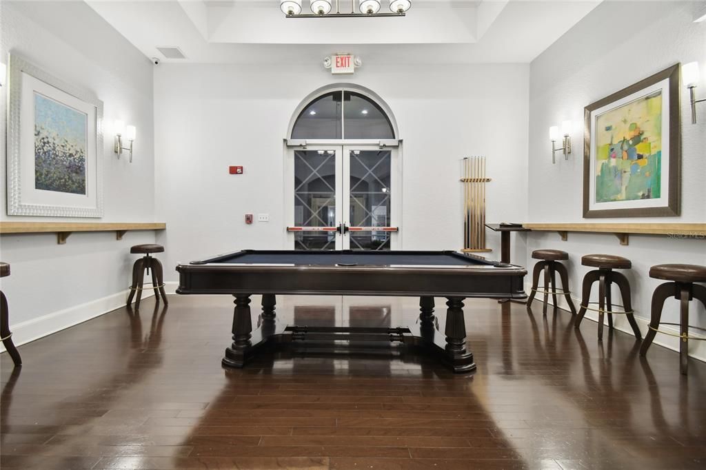 For Sale: $475,000 (2 beds, 2 baths, 1009 Square Feet)