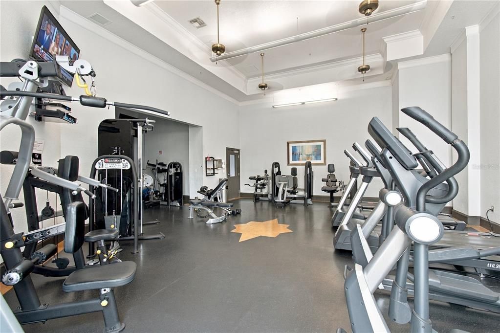 For Sale: $475,000 (2 beds, 2 baths, 1009 Square Feet)