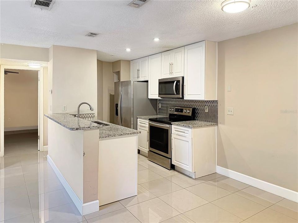 En Venta: $134,900 (2 camas, 2 baños, 1019 Pies cuadrados)