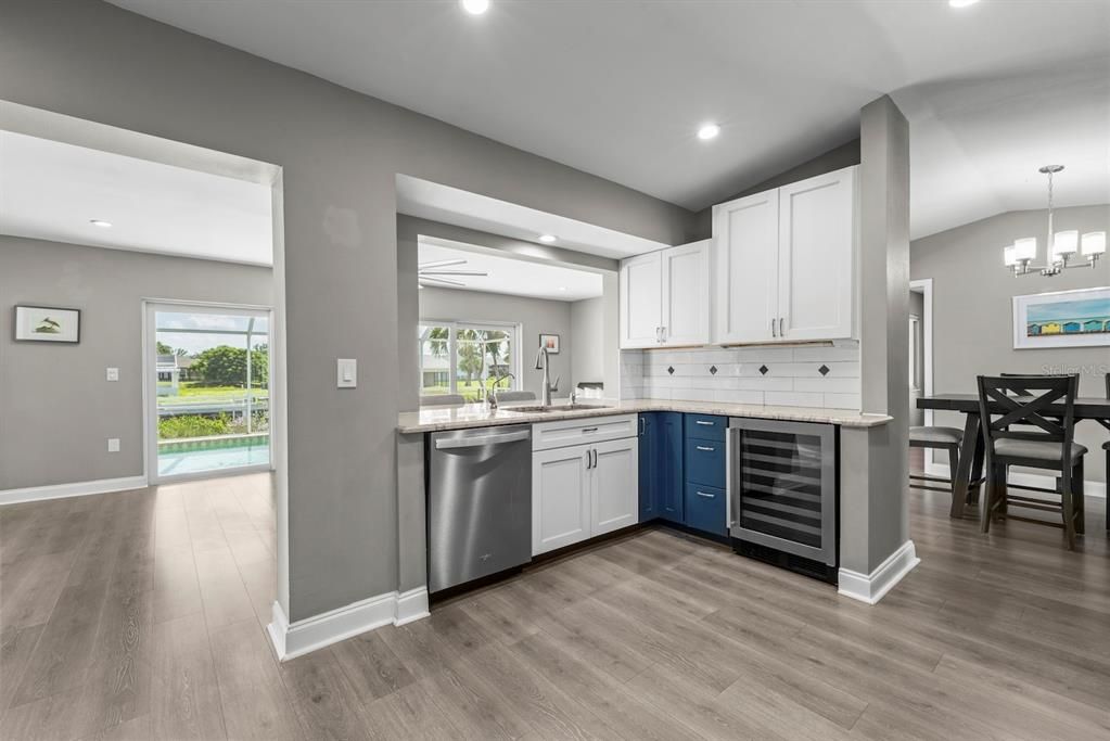 На продажу: $595,000 (3 спален, 2 ванн, 1784 Квадратных фут)