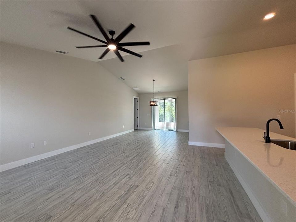 For Rent: $2,600 (4 beds, 2 baths, 1752 Square Feet)