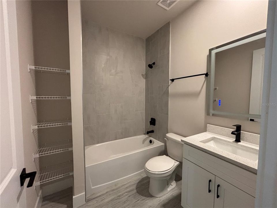 For Rent: $2,600 (4 beds, 2 baths, 1752 Square Feet)