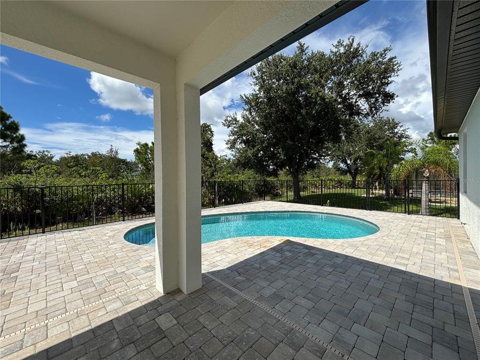 For Rent: $2,600 (4 beds, 2 baths, 1752 Square Feet)