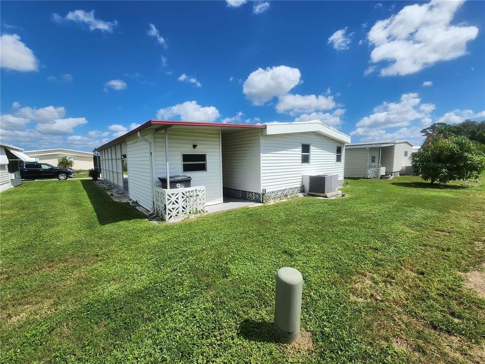 На продажу: $139,900 (2 спален, 2 ванн, 1302 Квадратных фут)