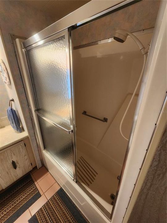 На продажу: $139,900 (2 спален, 2 ванн, 1302 Квадратных фут)