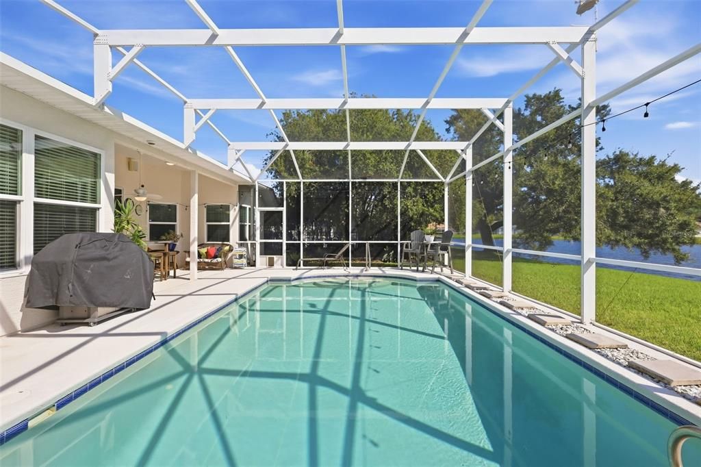 Active With Contract: $399,900 (3 beds, 2 baths, 1915 Square Feet)