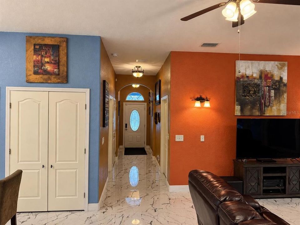 En Venta: $599,900 (3 camas, 2 baños, 1833 Pies cuadrados)